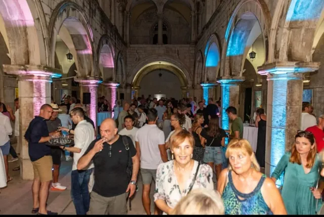 Izložba Ljeto, Palača Sponza, 2023, fotografija 2